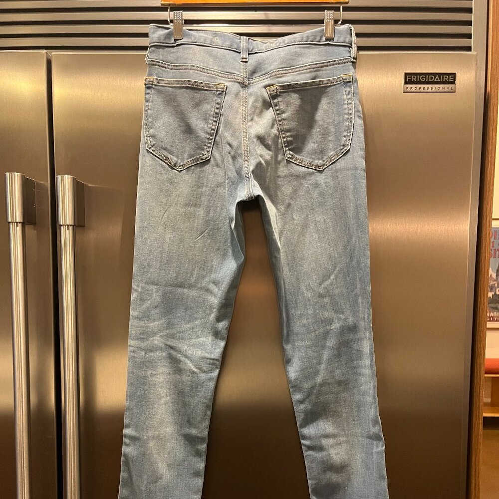 Banana Republic Mens "The Traveler Luxe" Slim Fit Lt Blue Jeans: 30" x 32" - Picture 4 of 7